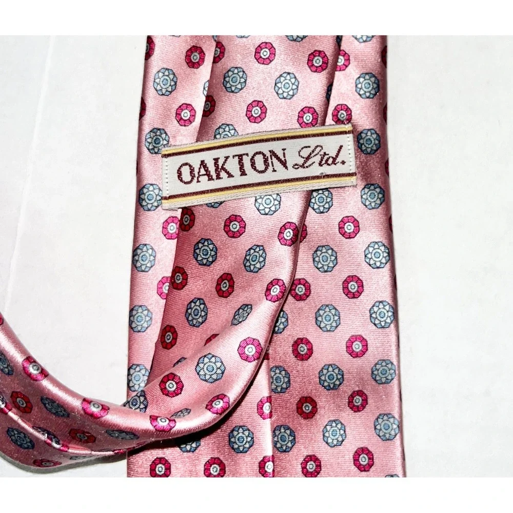 Oakton Ltd Mens Tie Pink Silk‎ Geometric Medallion Made in USA Italian Fabric